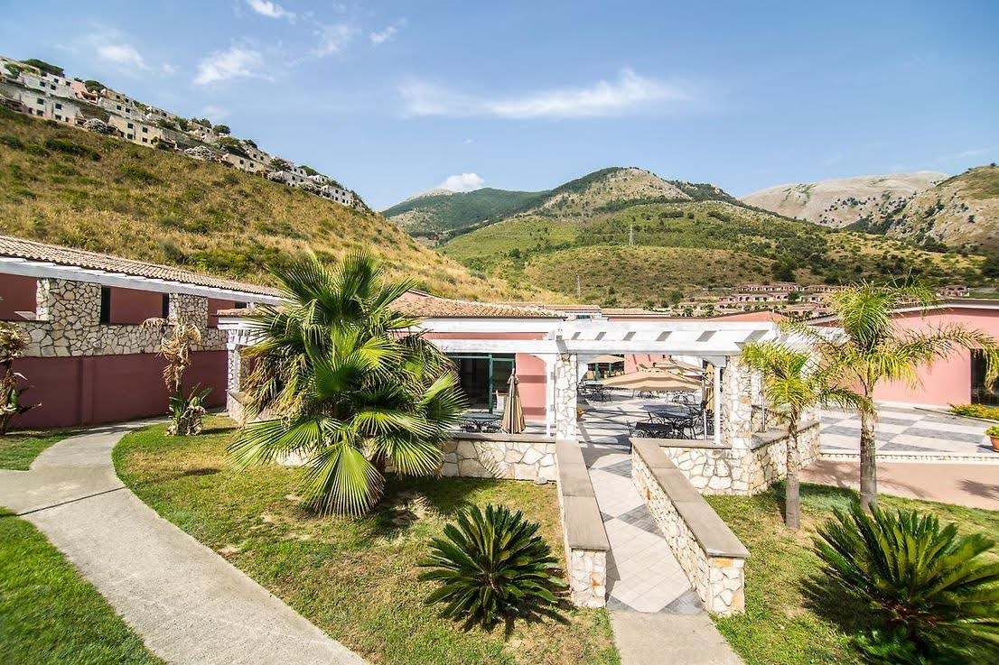 Nelema Bay Arcomagno Resort, Villaggio Club Calabria, Pensione Completa Animazione Mini Club, junior Club, Villaggio Calabria Sport animazione servizio spiaggia, Nelema Resort